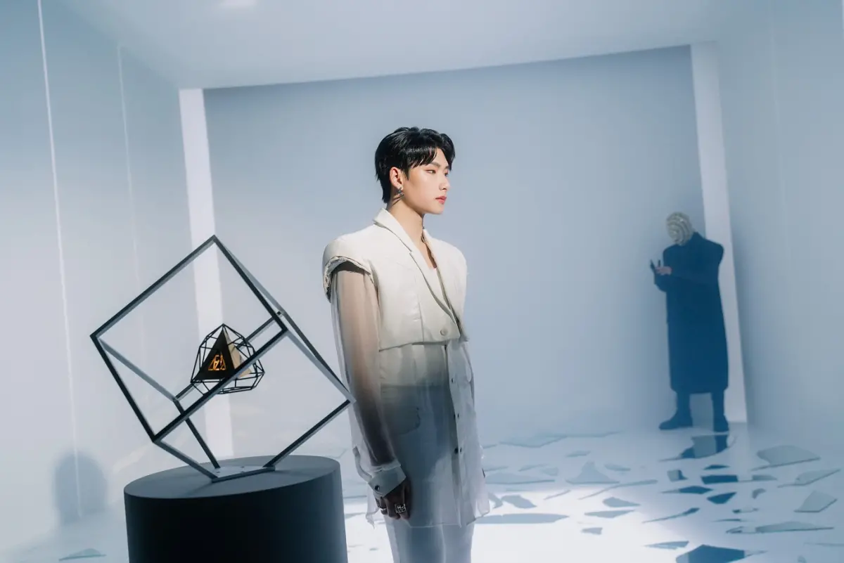 ▲范范（范庭瑜）被爆出戀情、路邊抽菸，經紀公司緊急道歉。（圖／范特希工作室提供）