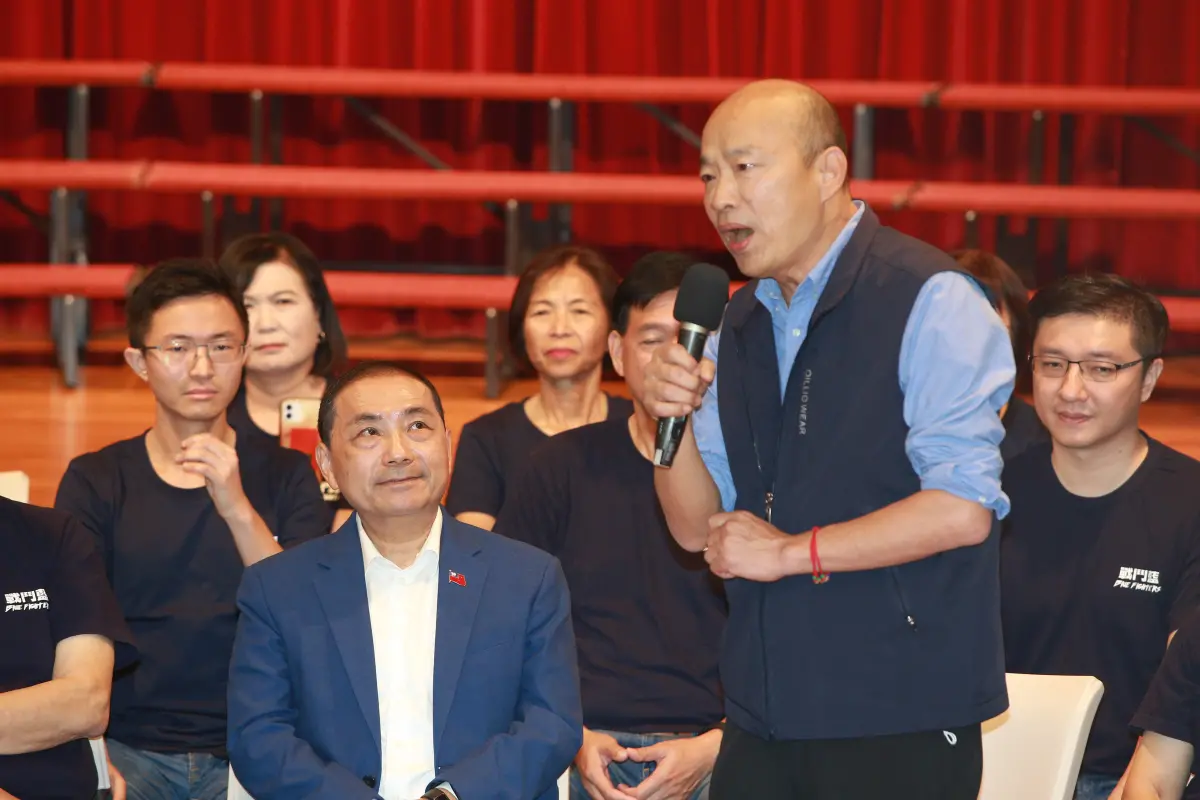 ▲前高雄市長韓國瑜今日出席戰鬥藍記者會，與侯友宜合體。（圖／記者葉政勳攝，2023.10.11）