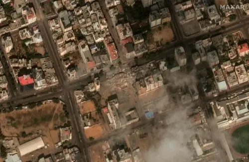 ▲遭到哈馬斯襲擊後，以色列展開報復性反擊，對加薩（Gaza）進行密集轟炸，讓當地成為一片焦土。（圖／美聯社／達志影像）