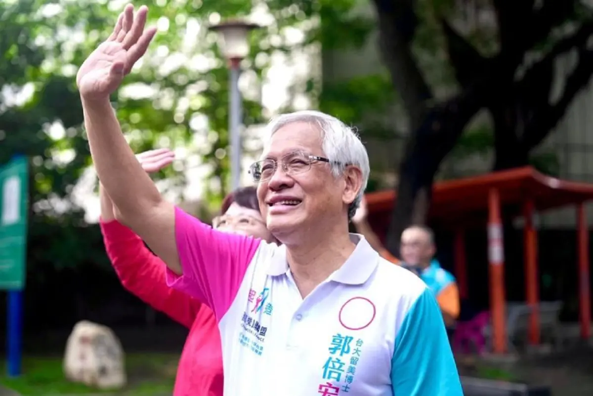 ▲看到藍綠兩陣營為中華民國派爭論不休，高雄第6選區立委參選人郭倍宏今(11)日重申他是台灣派，他們將繼續深耕台派市場，只要認同台灣，也應該跟他站同邊。（圖／截自郭倍宏臉書）