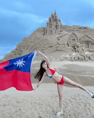 ▲胡文英辣照連發,慶祝國家生日。(圖/胡文英IG) ▲胡文英辣照連發,慶祝國家生日。(圖/胡文英IG)