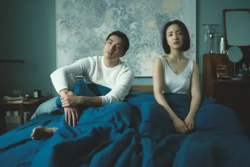 ▲林依晨(右)在劇集《不夠善良的我們》中,演出生活太苦悶的人妻,不爽許瑋甯有鮮肉男友,賀軍翔(左)捲入雙雌對決。(圖/金馬執委會) ▲林依晨(右)在劇集《不夠善良的我們》中,演出生活太苦悶的人妻,不爽許瑋甯有鮮肉男友,賀軍翔(左)捲入雙雌對決。(圖/金馬執委會)