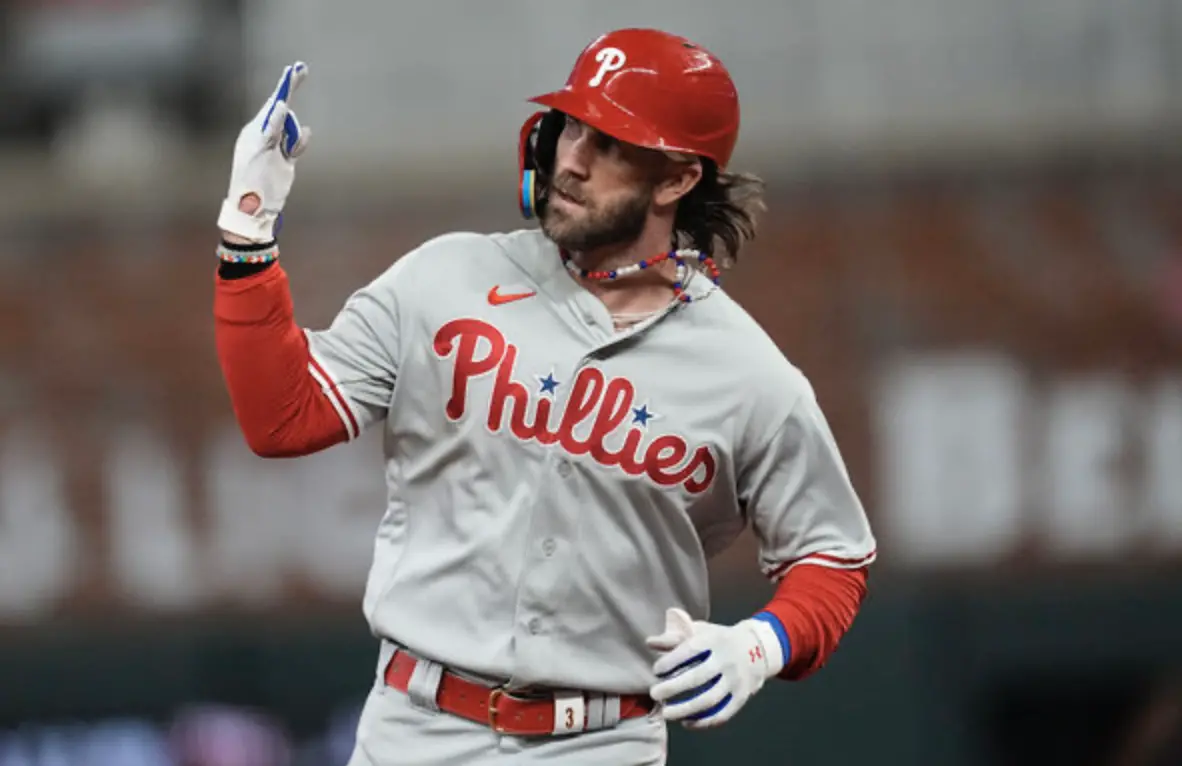 ▲Bryce Harper今繳出雙響砲，率領費城人10:2擊退勇士，大比分取得2:1聽牌優勢。（圖／取自美聯社／達志影像）