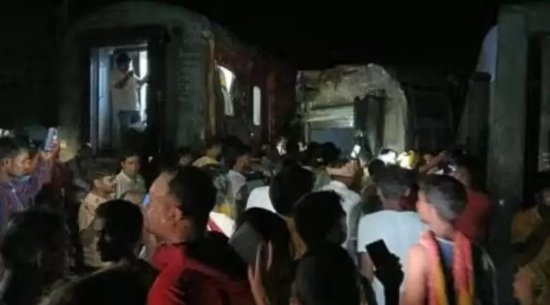 ▲印度東北部比哈省（Bihar）一列特快列車11日出軌，造成至少4人喪生，約80人受傷。（圖／翻攝自印度快報）