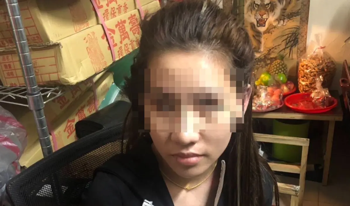 ▲本月11日，台北市萬華分局破獲鑽石大樓內淫窟，逮捕經營色情應召站的華西幫43歲陳姓角頭，並發現陳男「後宮寵妃」，神似港星李若彤的越南籍阮姓女子。（圖／翻攝畫面）