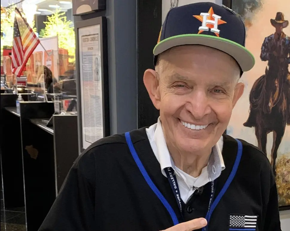 ▲休士頓富豪「床墊麥克」Mattress Mack本季再度下注2.2億台幣，力挺太空人奪冠。（圖／取自Mattress Mack推特）