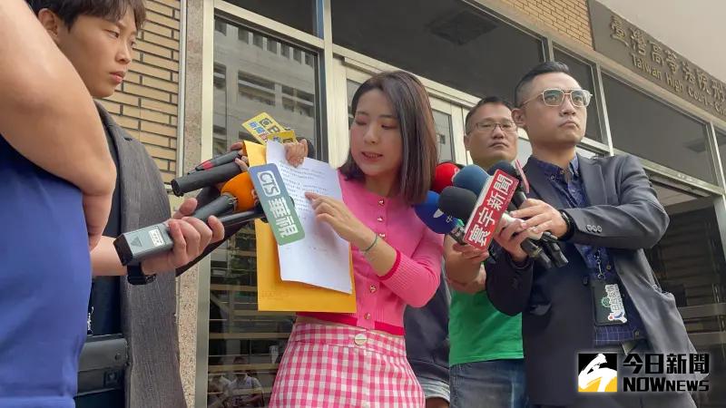 ▲國民黨台北市議員徐巧芯13日向高檢署按鈴告發前海軍顧問郭璽涉犯洩露國防機密罪等(圖/記者潘千詩攝,2023.10.13)