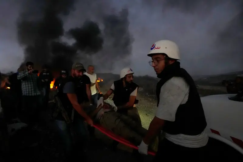 ▲以色列13日砲擊黎巴嫩南部邊境，造成外媒記者、攝影師死傷。（圖／美聯社／達志影像）
