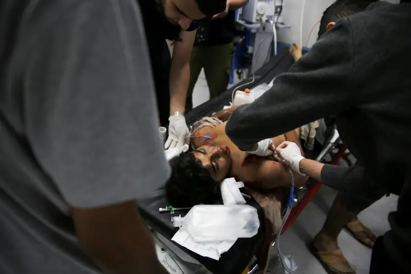 ▲世界衛生組織（WHO）表示，迫使加薩走廊（Gaza Strip）北部數千名患者撤至早已人滿為患的南部各間醫院，可能「相當於判處死刑」。（圖／美聯社／達志影像）
