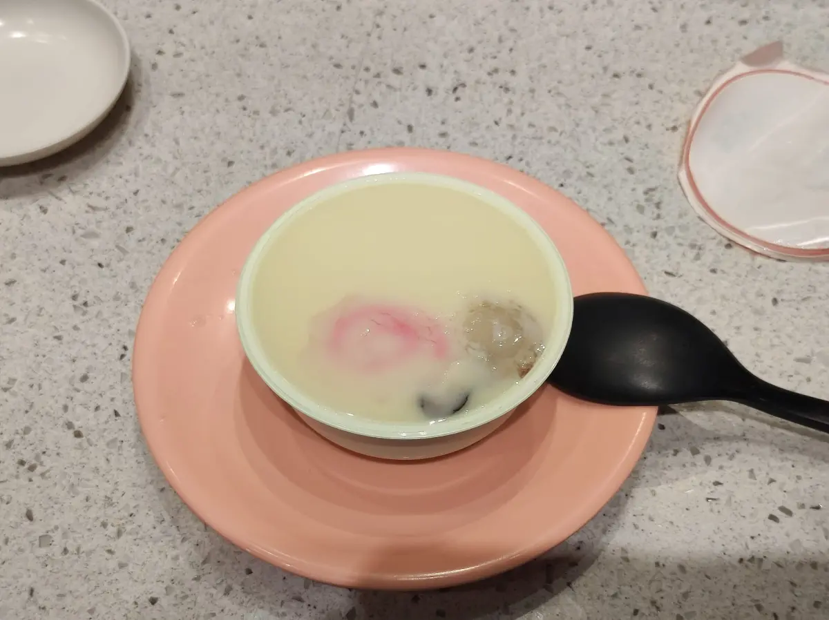 ▲爭鮮忠孝店爆「茶碗蒸打架事件」，業者除了免費送200個茶碗蒸，下周更火速推出「超派降價」優惠。（示意圖／民眾提供）