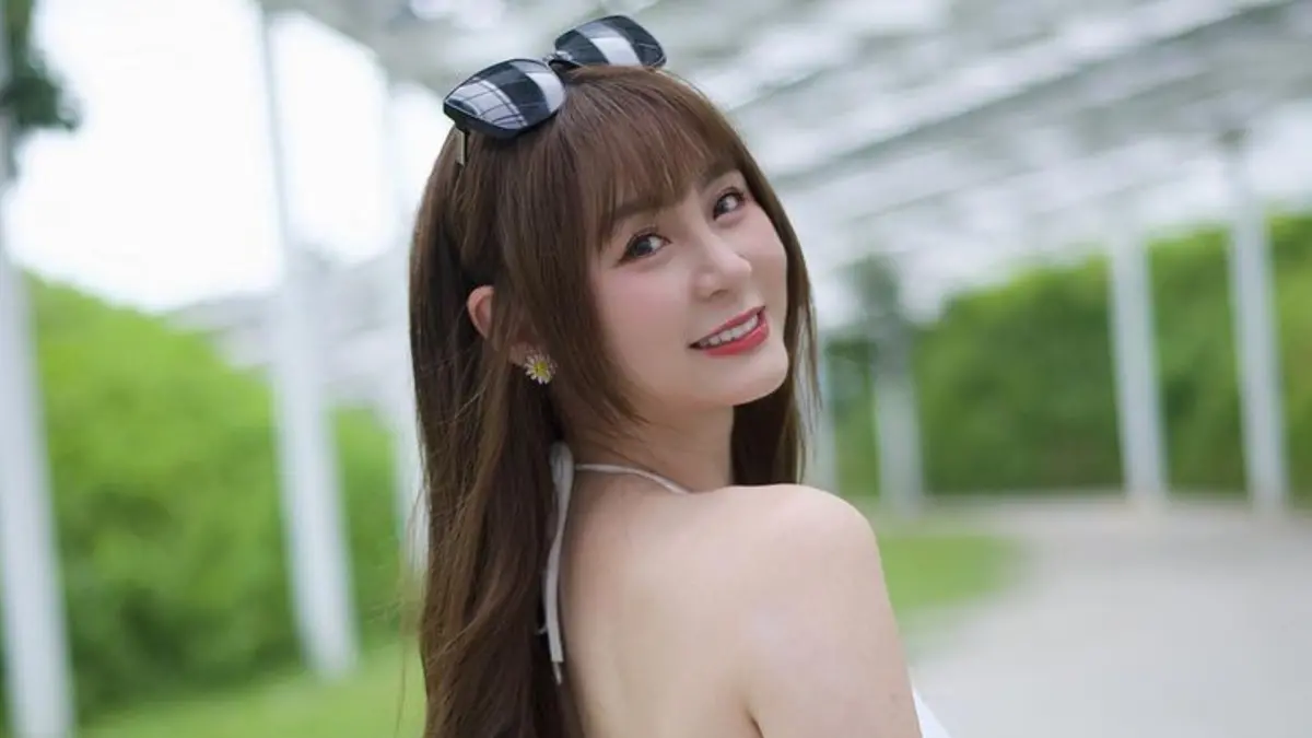 ▲短今分享日前出國時受委屈狂哭，結果遇到一位法國帥哥溫暖的幫忙，讓她感動到留下紙條喊話對方，「希望來台灣找我玩！」（圖／短今IG）