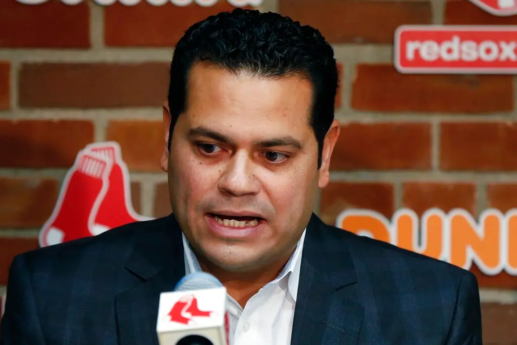 ▲紅襪總管目前由助理總管Eddie Romero暫時代理，目前已經展開第一輪面試，但都遭到對方打槍。