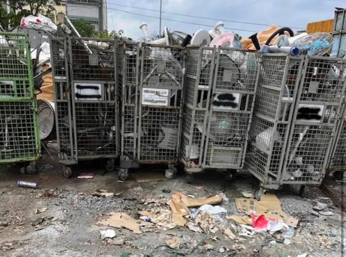 ▲郵局籃車在回收場變賣。（圖／翻攝自郵局郵政全民開講）