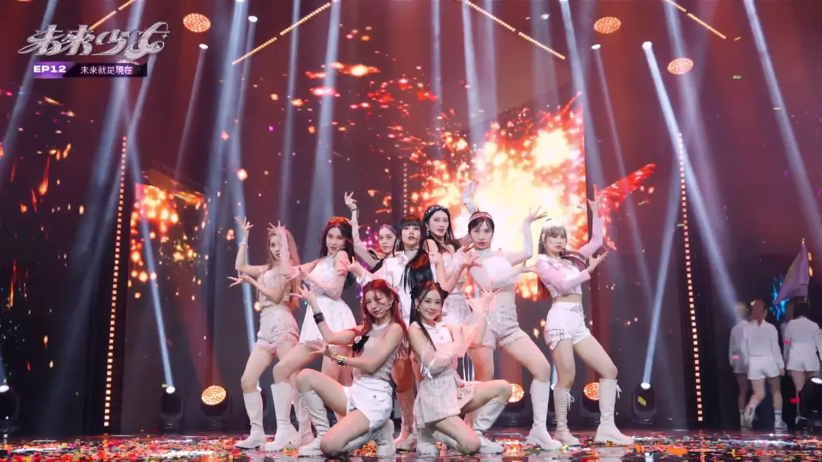 ▲日光之橙奪下《未來少女》首季冠軍，更把大型慶典遊行搬到舞台上演出，宛如超級盃的表演，成功獲得全場肯定，紛紛起身鼓掌歡呼。（圖／踢帕娛樂提供）