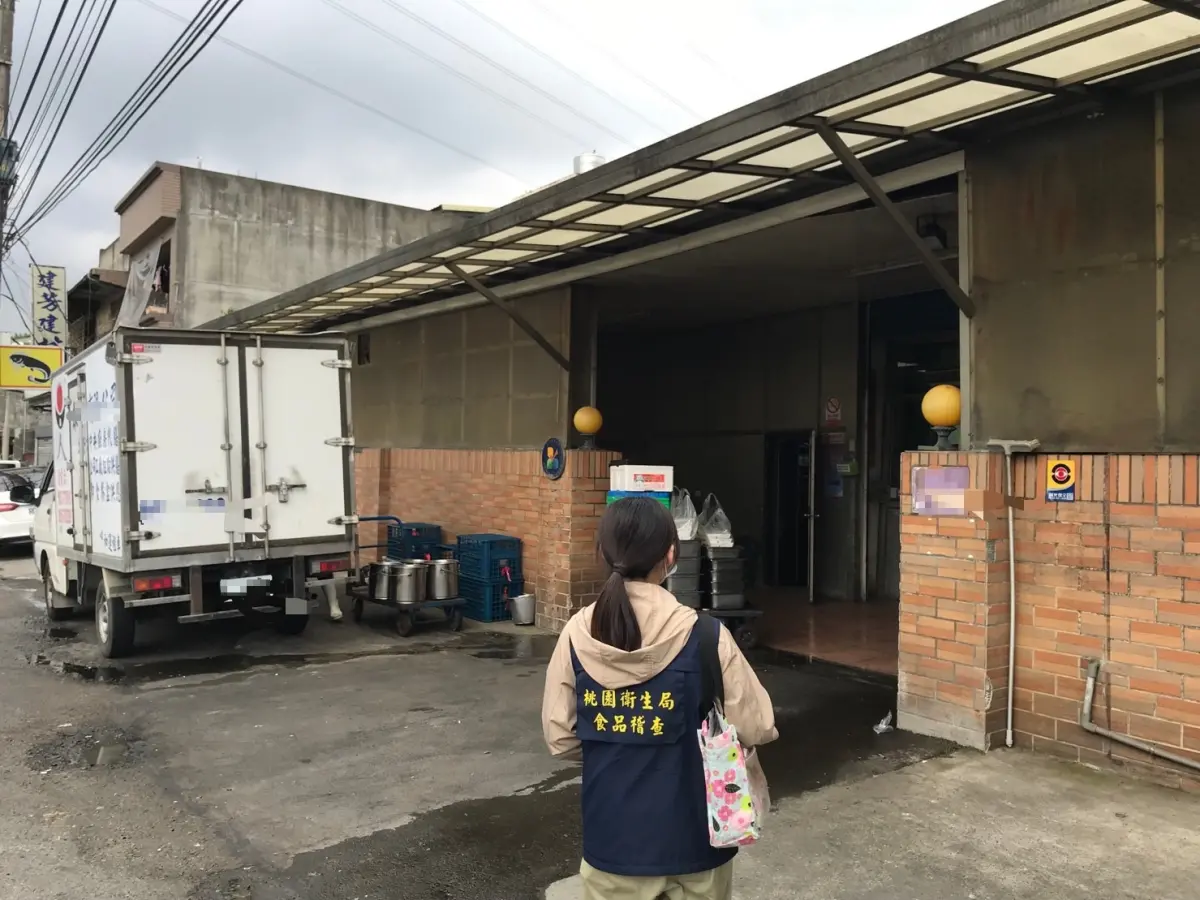 ▲桃園衛生局13日接獲陳情「玉釩食品有限公司桃園分公司」販售美國豬肉但出貨標示不實。（圖／桃園市衛生局提供）