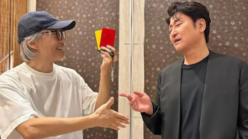 ▲周星馳（左）邀宋康昊拍《少林女足》，影帝暗示回應星爺秒懂，其實兩人23年前早已「隔空合作」種下緣分。（圖／翻攝自周星馳Instagram）