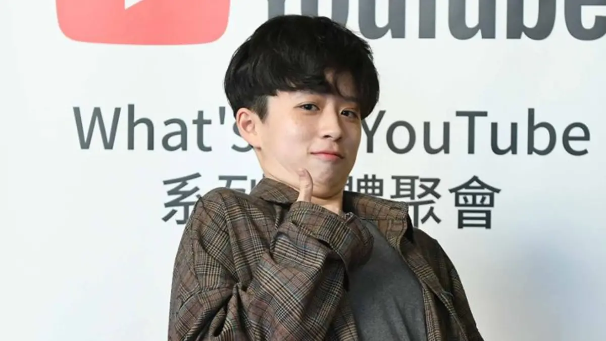 ▲YouTuber「HOOK」摘下走鐘獎的年度最大獎，事後也PO文暖謝：沒有大家我什麼都不是。（圖／HOOK FB）