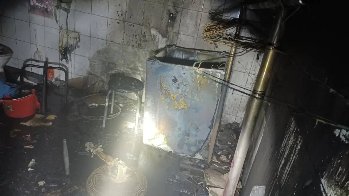 ▲台南新營一處民宅今（16）日清晨突然傳出火警。（圖／翻攝畫面）