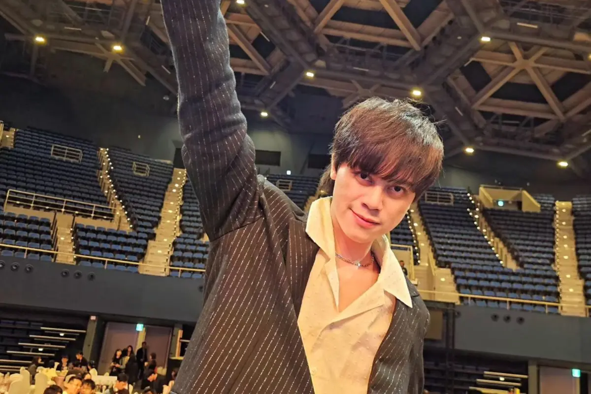 ▲HowHow走鐘獎造型被說撞臉羅志祥，照片吸引5萬人朝聖，他也以一句話幽默回應。（圖／HowHow IG）