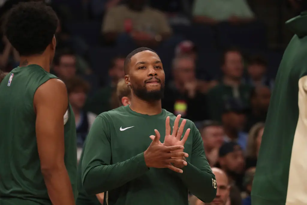 ▲Damian Lillard轉戰公鹿後，首度與「字母哥」Giannis Antetokounmpo合體，兩人熱身賽對陣湖人合砍30分。（圖／美聯社／達志影像）