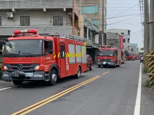 民雄菁埔民宅火警 嘉義縣消防15車救援
