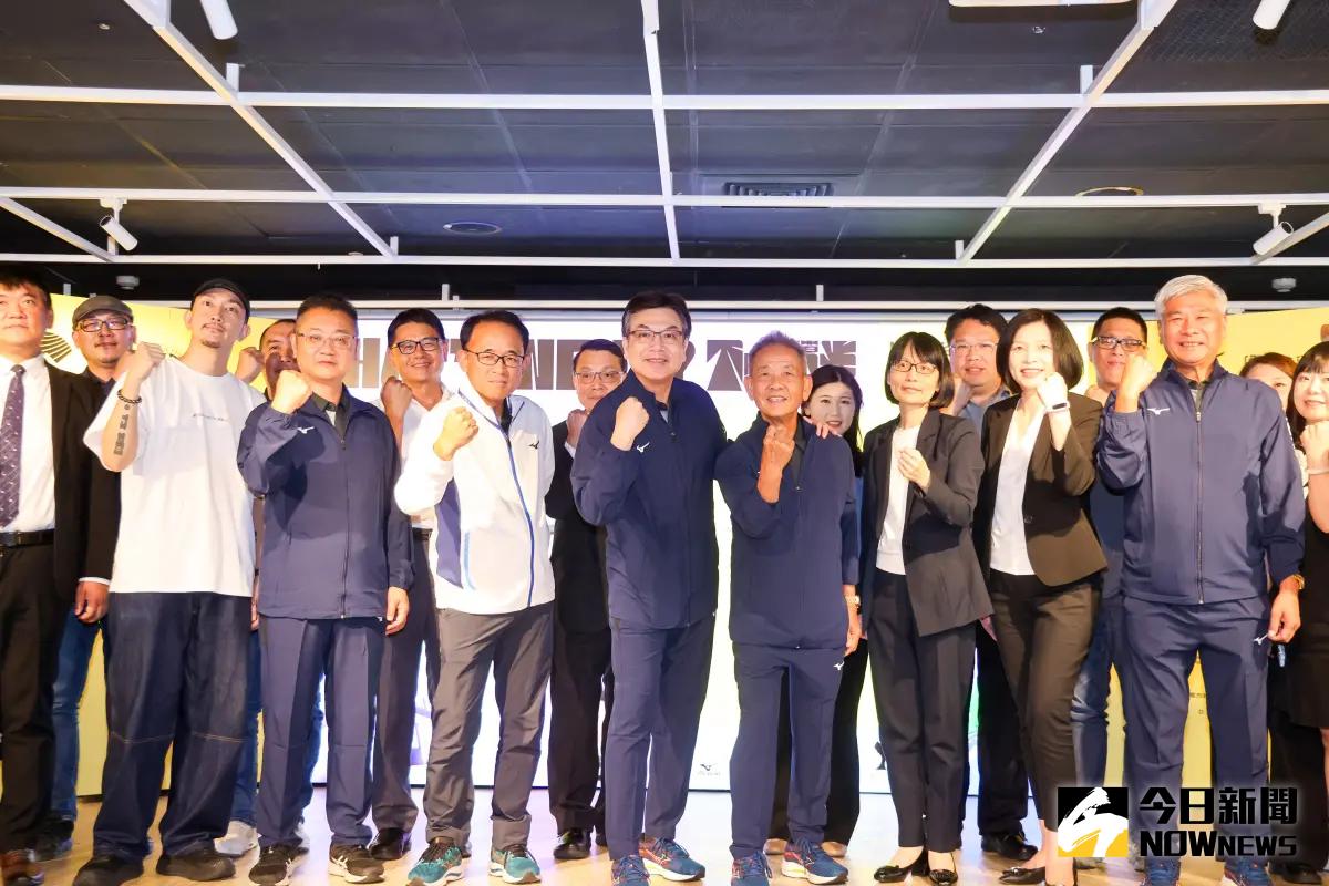 ▲新北市代理市長、副市長劉和然與來賓共同宣布2024萬金石馬拉松開放報名登記。（圖 ／記者吳嘉億攝，2023.10.16）