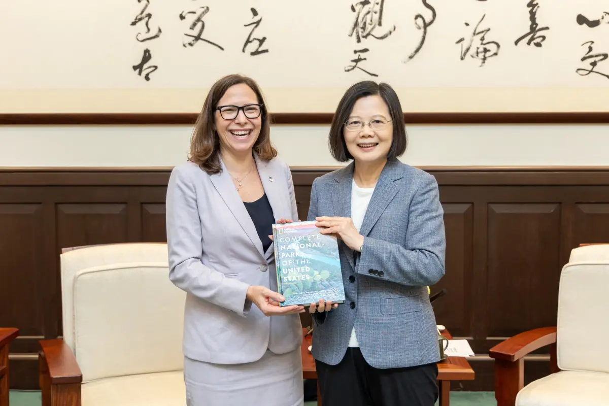 ▲蔡英文今日接見羅森柏格，致詞時表示，台灣與美國是彼此堅實的夥伴，相信在羅森柏格的支持下，雙方將持續深化夥伴關係，共同面對印太區域的各種挑戰。（圖／總統府提供）