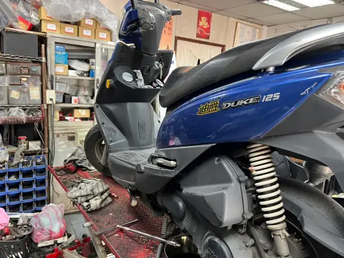 ▲一名北上唸書的大學生車主，維修更換機車電瓶時，報價從1100元狂飆4倍，被車行收取4400元。（示意圖／記者張志浩攝）