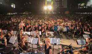 ▲邁入第19屆的台中爵士音樂節，14日開幕式有15萬人次湧入市民廣場。（圖／台中市政府提供，2023.10.17）