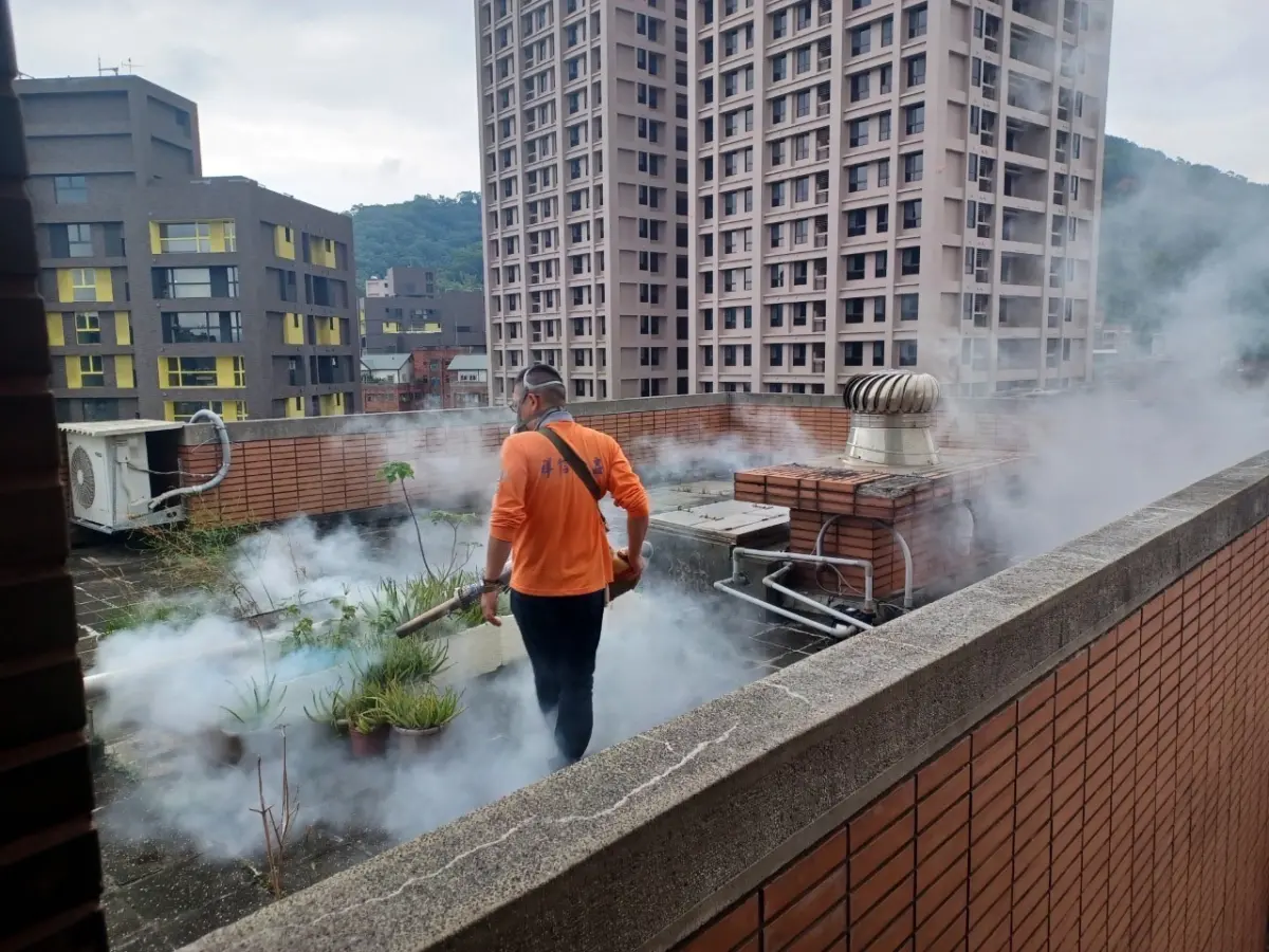 ▲預防登革熱最有效的方法便是清除家戶內外孳生源並落實防蚊措施。（圖 ／新北市政府衛生局提供）