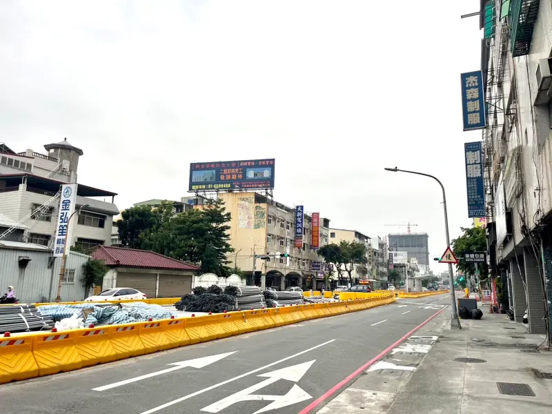 ▲高雄大順陸橋道路平面化後，周邊住宅重見天日，近年房價漲幅高達92.7%。（圖／台灣房屋愛河之心特許加盟店）