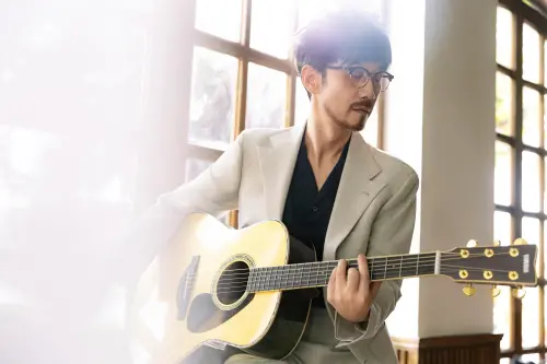 周傳雄宣布加盟華納音樂。(圖/華納音樂提供) ▲周傳雄宣布加盟華納音樂。(圖/華納音樂提供)