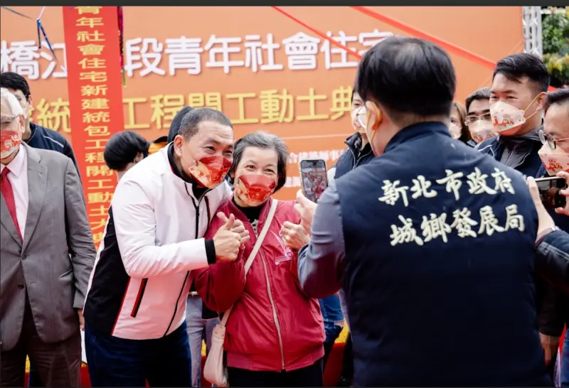 ▲侯友宜出席板橋江翠社宅開工動土典禮。(圖 /新北市政府城鄉局提供)