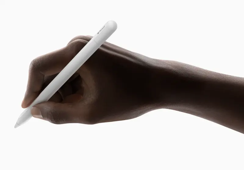 ▲蘋果今(17)日晚間突然上架新品，推出Apple Pencil (USB C)，不支援無線充電、配對，需使用USB C充電和連線，價格相對親民，售價2690元，為目前最便宜的Apple Pencil。（圖／官方提供）