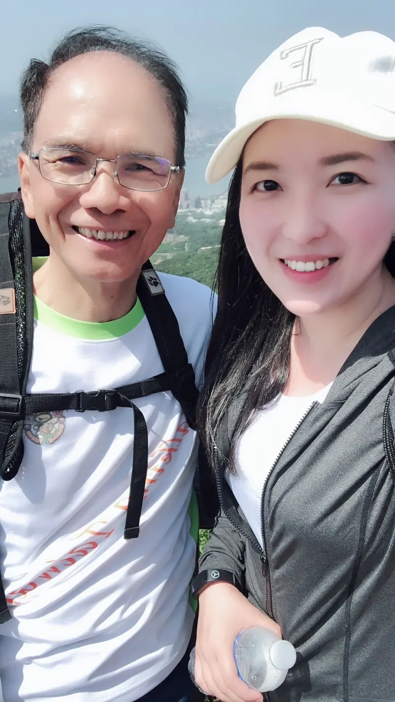 ▲山田摩衣在參選議員前擔任立法院長游錫堃秘書。(圖/山田摩衣提供)