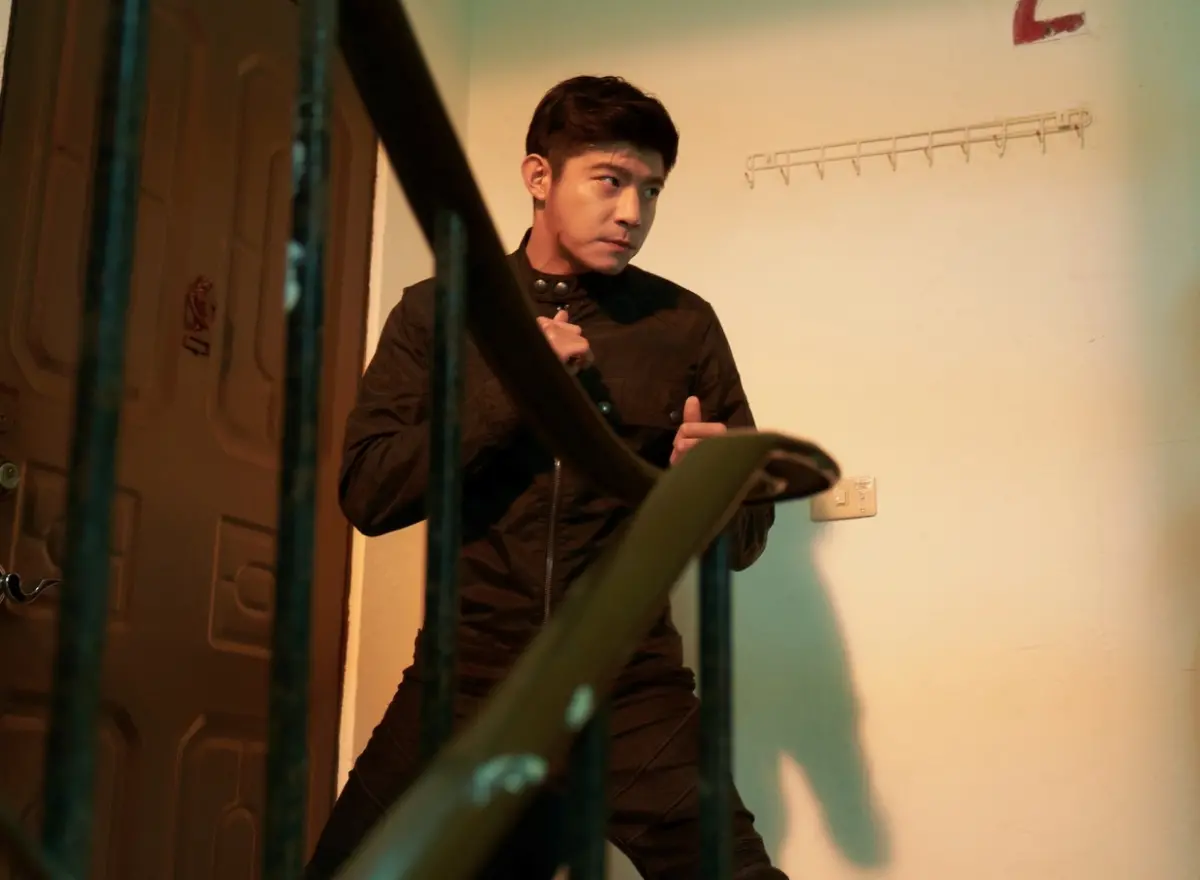 ▲王柏傑（左）和傅孟柏在《美食無間》武術指導是洪金寶兒子Jimmy。（圖／發起日影視提供）