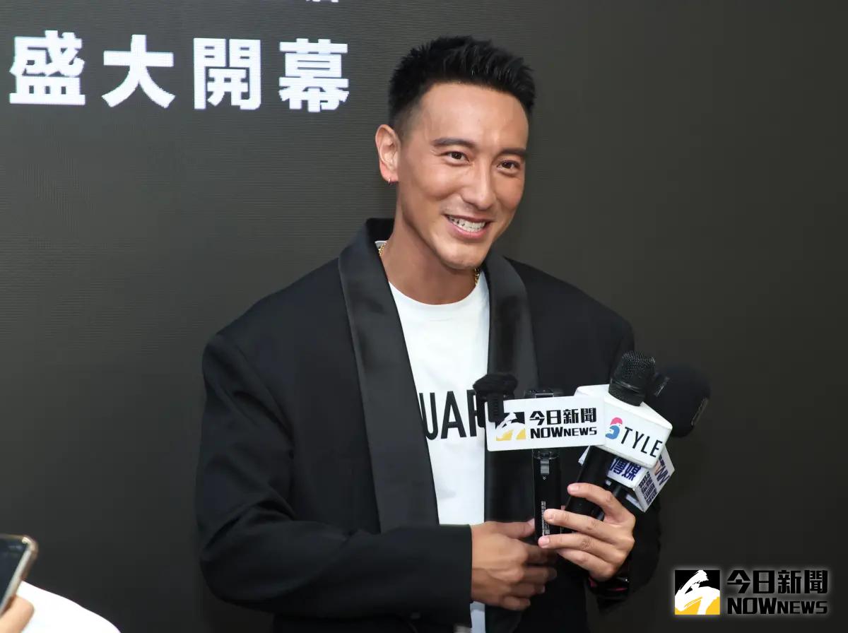 ▲蔡詩芸日前曬出與王陽明的擁抱照駁婚變傳聞，王陽明今（18）日出席活動時回應婚姻狀況。（圖／記者陳明中攝）