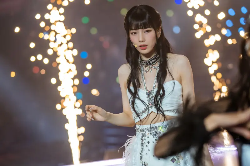 ▲▼劇中,秀智飾演的角色「斗娜」跟她本職一樣都是歌手。(圖/Netflix)
