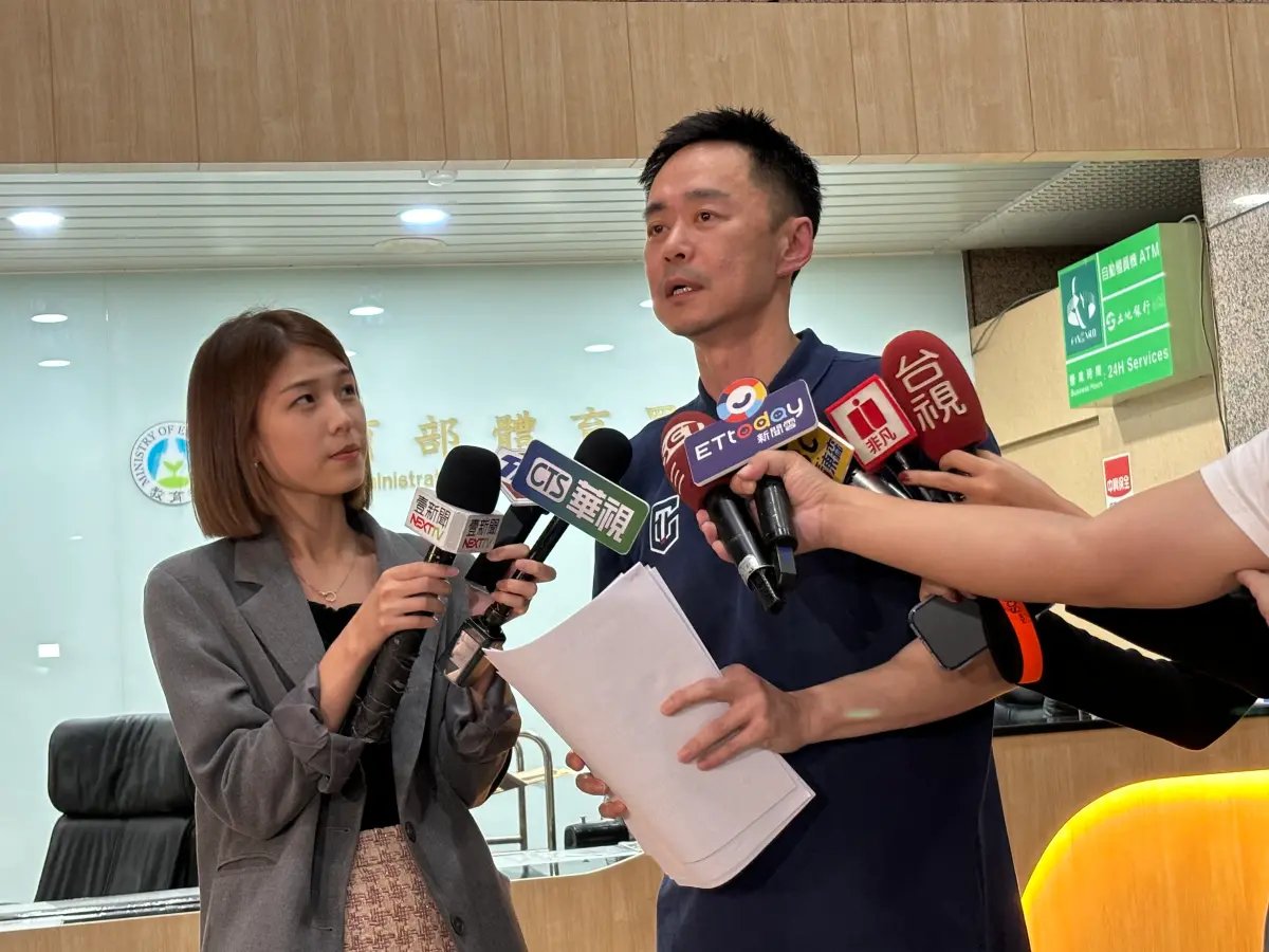 ▲籃協上午召開記者會，發言人張承中宣示籃協方面將球員涉賭案件辦到底的決心，聲稱：「就算籃壇因此大地震也在所不惜，將趁這個機會大清洗，把不良、不適合籃壇的分子處置掉」。（圖／記者路皓惟攝）