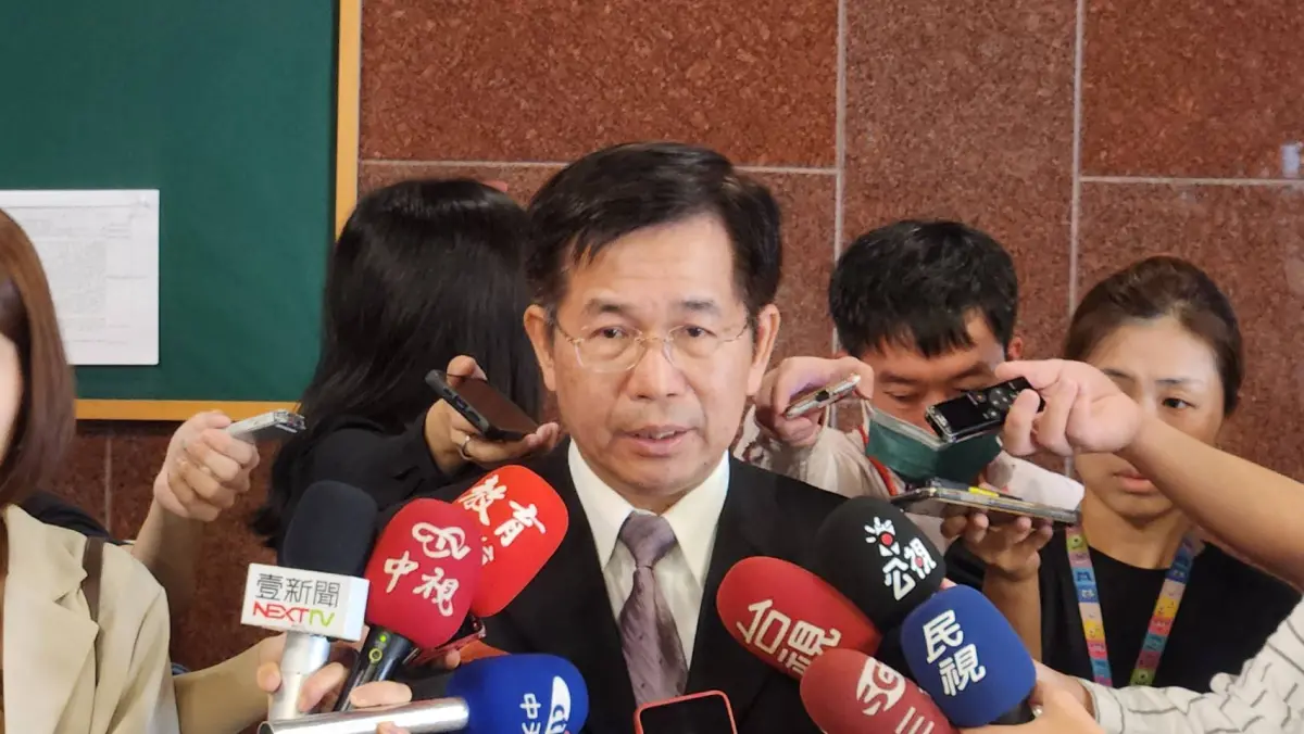 ▲教育部長潘文忠今（6）日表示，該主辦未經得同意就掛體育署協辦、且聘請有爭議頒獎人員，都很不適當，已要求體育署加強輔導。（圖／記者李琦瑋攝）