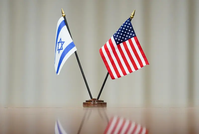 ▲美國與以色列的矛盾似乎正在逐漸加深，儘管美國檯面上仍支持以色列，抵禦來自伊朗等勢力的攻擊。美以示意圖。（圖／美聯社／達志影像）