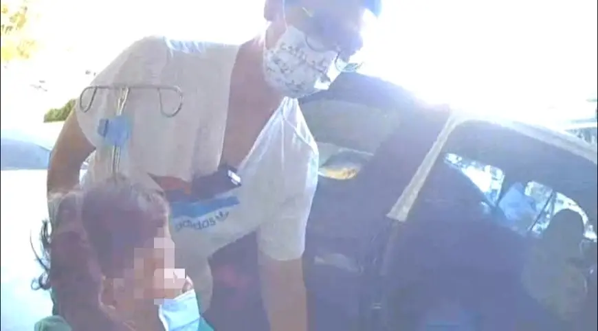 ▲婦人不願表明真實身分，警方只好將人請到警局進行指紋比對，才發現高婦竟是一名逃亡逾20載的傷害致死通緝犯。（圖／翻攝畫面）