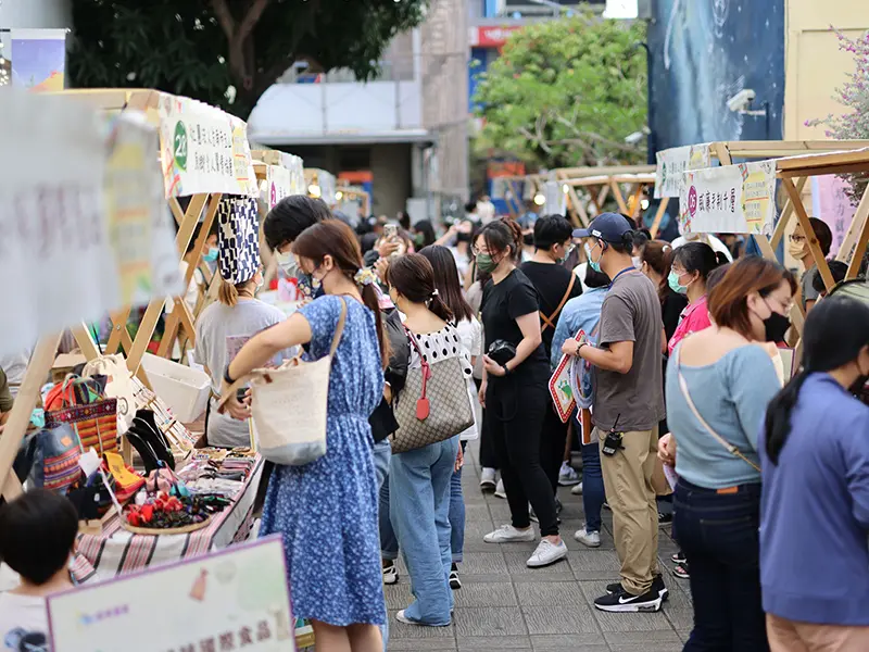 ▲雲嘉南分署年度盛會「好時光靚市集」21日登場，集結34家多元培力單位與微型創業鳳凰商家熱鬧展售。（圖／雲嘉南分署提供）