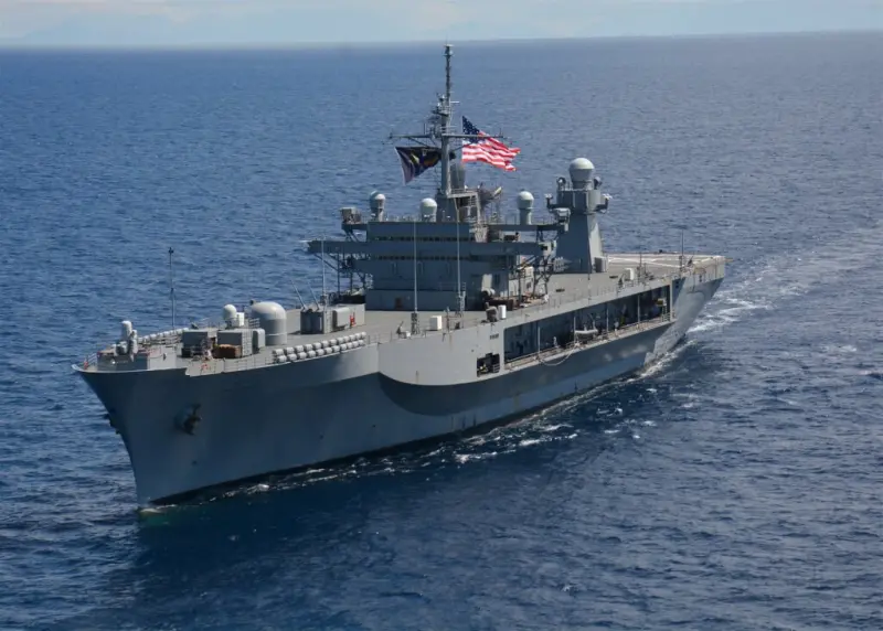 ▲美國國防部指出，一艘美國軍艦和多艘商船在紅海遭到襲擊。示意圖非當事軍艦。（圖／取自美國海軍網頁navy.mil）