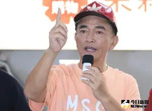 ▲針對女兒吳姍儒討的百萬紅包,吳宗憲笑回:「妳在外面賺錢賺這麼多,我有跟妳抽成嗎?」(圖/記者鄭孟晃攝影) ▲針對女兒吳姍儒討的百萬紅包,吳宗憲笑回:「妳在外面賺錢賺這麼多,我有跟妳抽成嗎?」(圖/記者鄭孟晃攝影)
