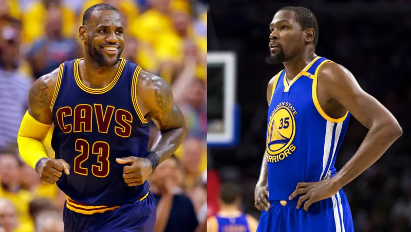 ▲「詹皇」LeBron James和「KD」Kevin Durant將在熱身賽迎來近5年來首次的實戰交手，上一次兩人分別效力於騎士隊和勇士隊。（圖／美聯社／達志影像）