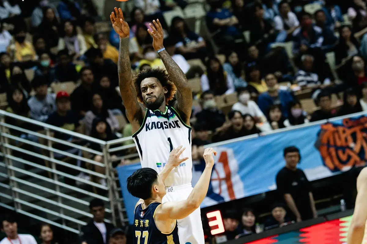 ▲瓊斯過去曾是富邦勇士的一員，這次和老東家在夢想聯動交流賽交手，還沒開打就和張文平、石博恩噴垃圾話。（圖／高雄全家海神提供）