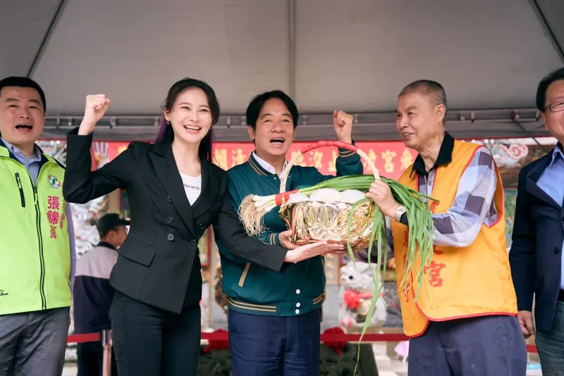 ▲賴清德今赴新北市汐止區替黨籍立委賴品妤站台、輔選。(圖/賴品妤辦公室提供)