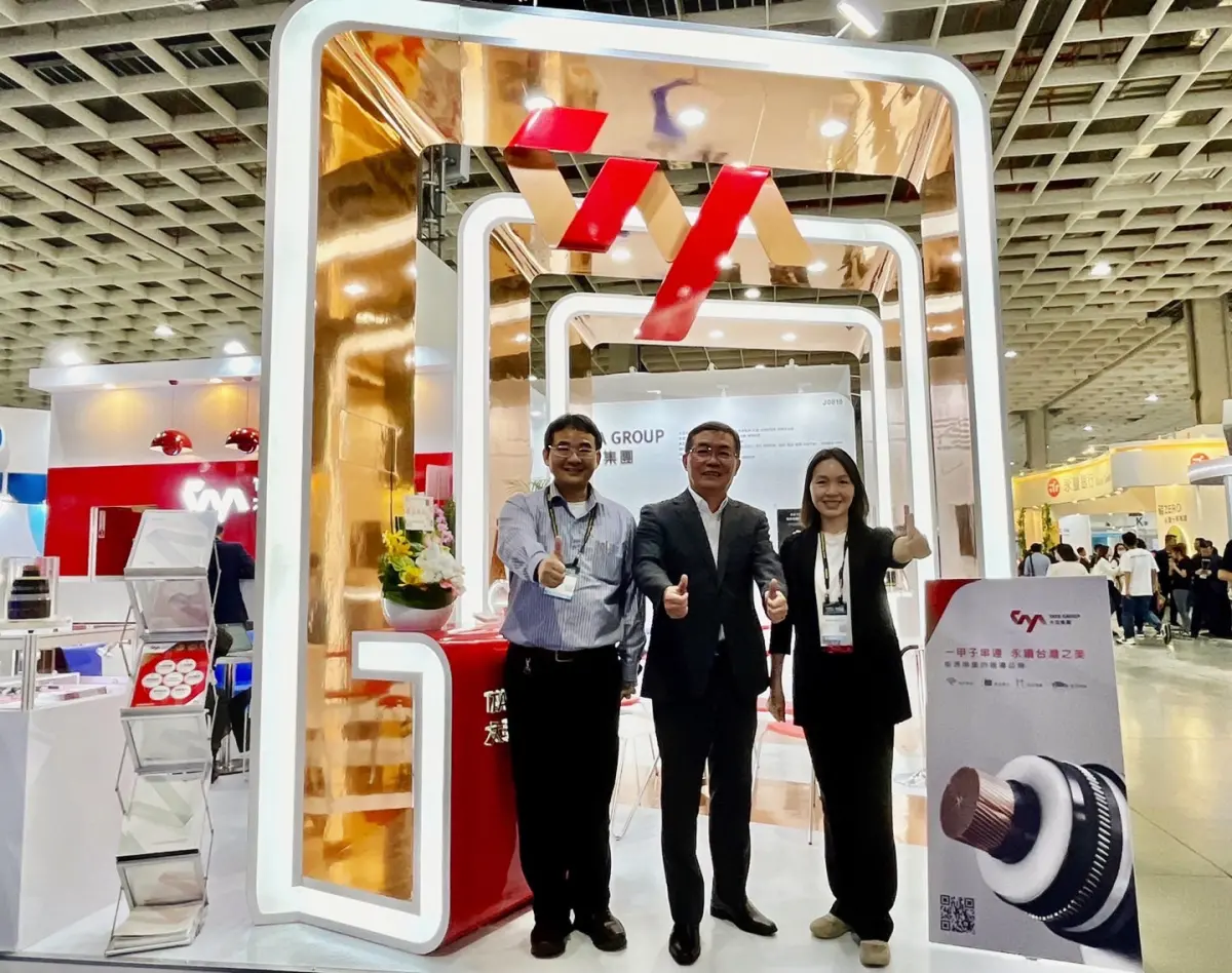 ▲大亞集團於能源展中展示全台首座百萬瓦級大型儲能不斷電系統（UPS）與自行研發的虛擬電廠（VPP）。（圖／大亞提供）