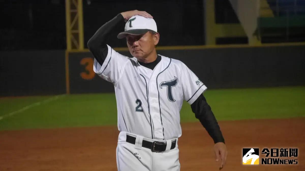 ▲台鋼雄鷹總教練洪一中，透露新洋砲人選。（圖／吳政紘攝）